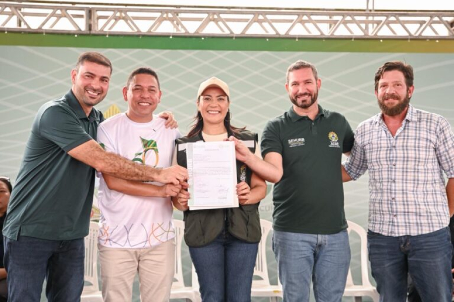 Mailza assina ordem de serviço para construir casas em Assis Brasil e anuncia 11 milhões em investimentos no Município