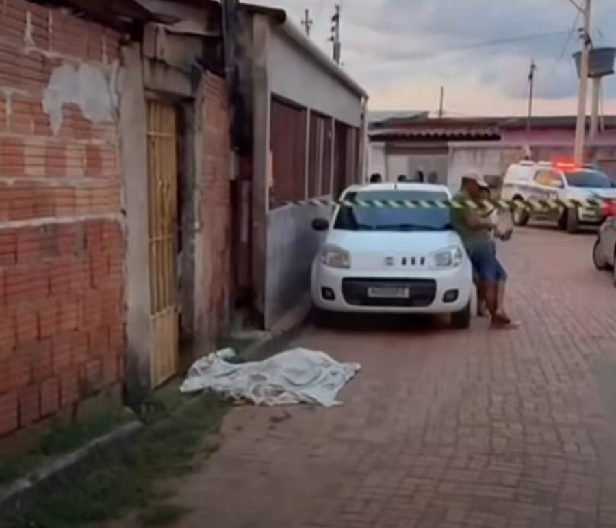 Mulher tem mal súbito em frente de casa e morre em Rio Branco 